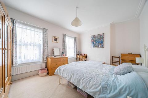 99 Ravenscroft Road, Beckenham, BR3 4TP