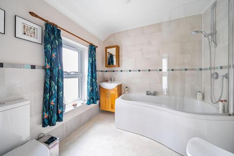 99 Ravenscroft Road, Beckenham, BR3 4TP