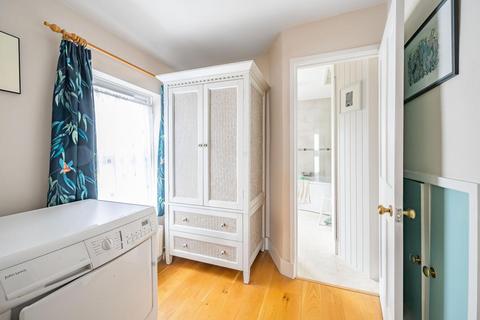 99 Ravenscroft Road, Beckenham, BR3 4TP