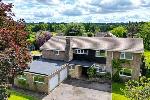 5 bedroom detached house for sale, Paddock Close, Surrey GU15