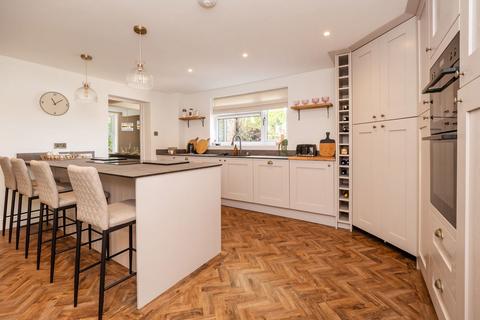 9 bedroom detached house for sale, Norwich Road, Little Plumstead