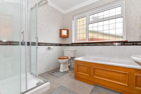 15 Sundown Avenue, South Croydon, CR2 0RQ