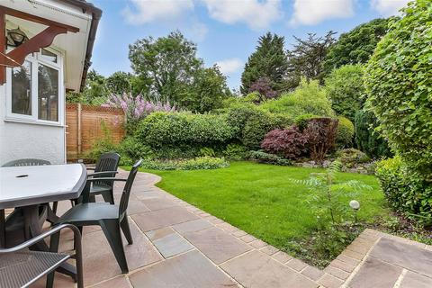 15 Sundown Avenue, South Croydon, CR2 0RQ