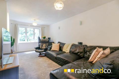 2 bedroom flat for sale, Tudor Close, Hatfield