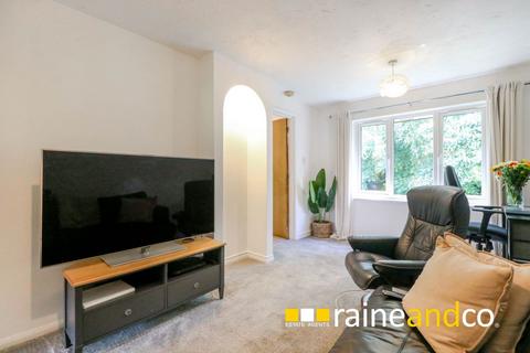 2 bedroom flat for sale, Tudor Close, Hatfield