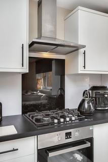 16/3 Boat Green, Edinburgh, EH3 5LN