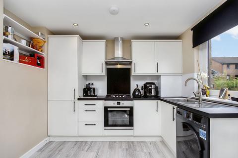 16/3 Boat Green, Edinburgh, EH3 5LN