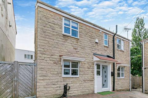 3 bedroom detached house for sale, Norfolk Close, Knottingley, West Yorkshire