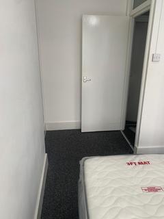 1 bedroom in a house share to rent, London E1