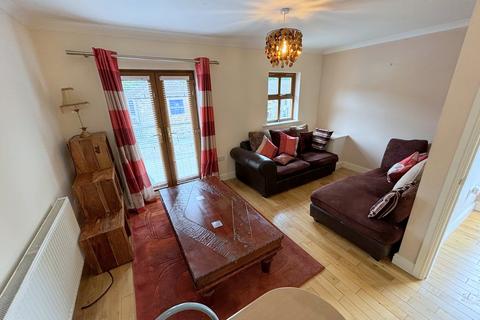 2 bedroom property to rent, Bolton Road West, Holcombe Brook, Bury, BL0 9RN