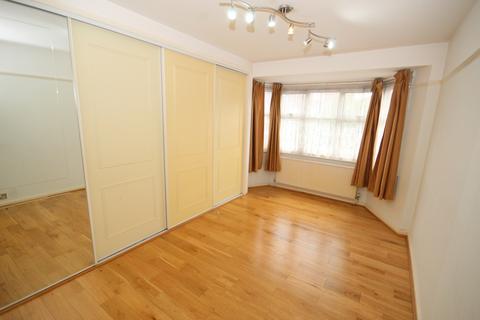 8 Wellgarth, Greenford, UB6 0RR