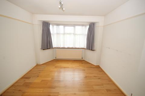 8 Wellgarth, Greenford, UB6 0RR