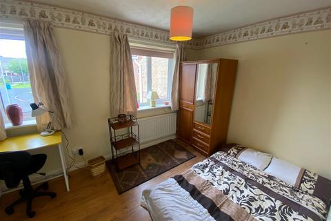 5 Vorlich Drive, Chadderton, Oldham, OL9 0NY