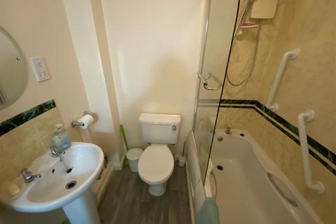 5 Vorlich Drive, Chadderton, Oldham, OL9 0NY