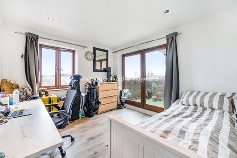 2 bedroom flat to rent, Camden Grove Chislehurst BR7
