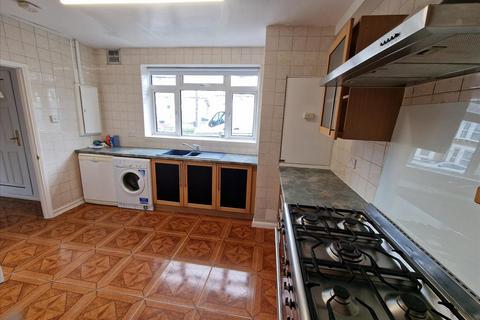 3 bedroom house to rent, George Lane, Hither Lane, London, SE13