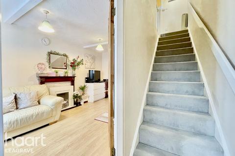undefined, Swan Mead, Luton
