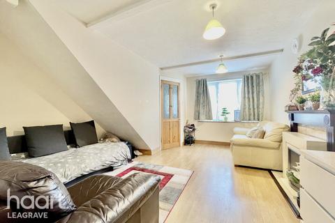 undefined, Swan Mead, Luton