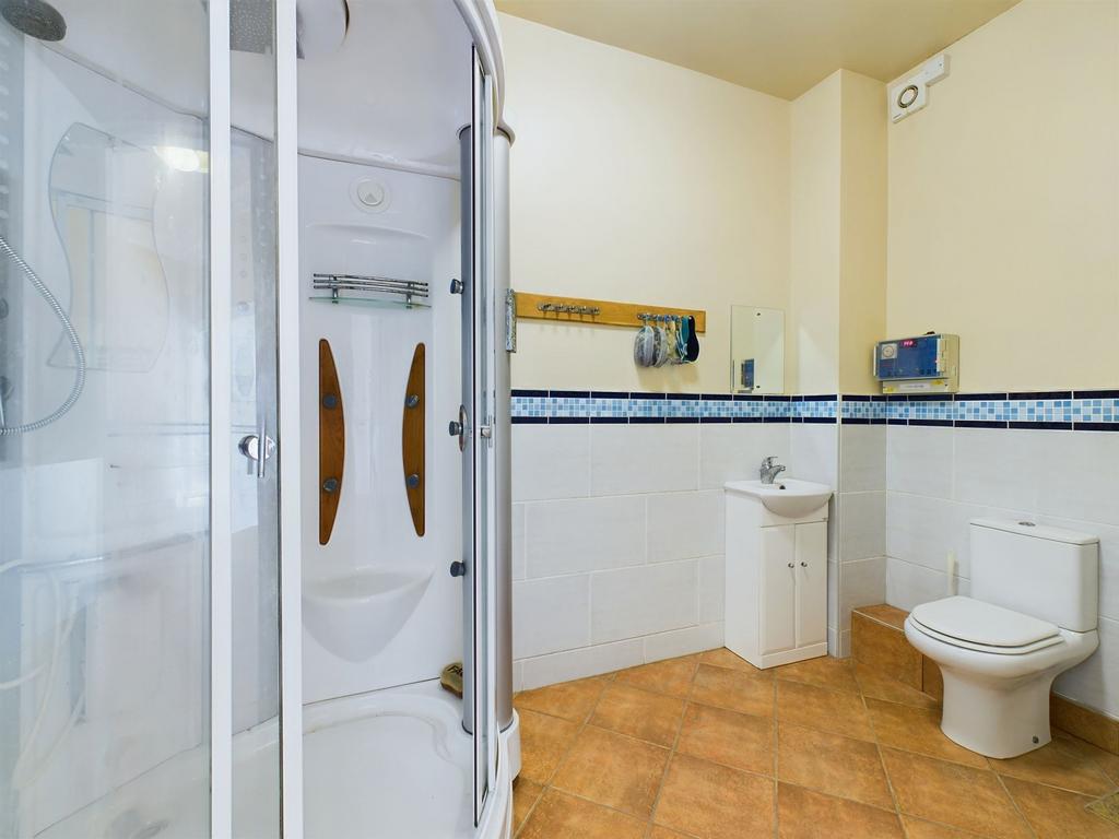 Pool shower room