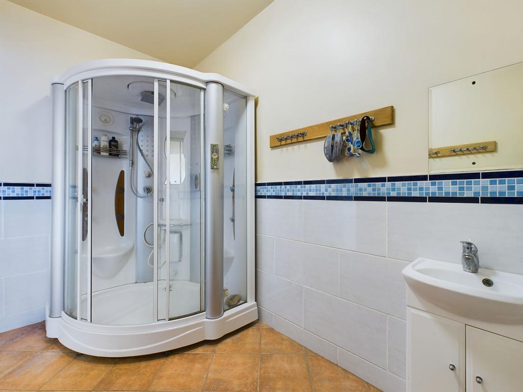 Pool shower room