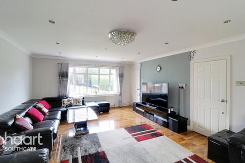 4 bedroom semi-detached house for sale, Well Approach, Barnet