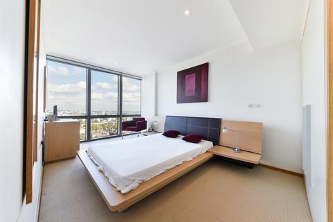 2 bedroom apartment to rent, No 1. West India Quay, Canary Wharf E14