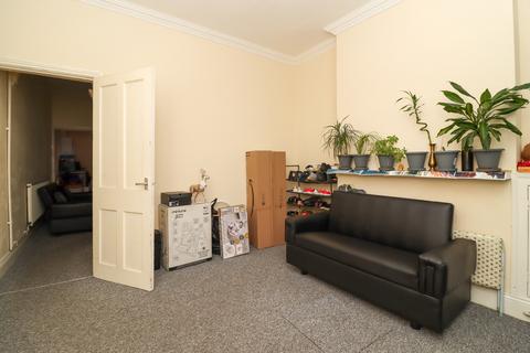 2 bedroom terraced house to rent, Willowbrook Road, Leicester, LE5