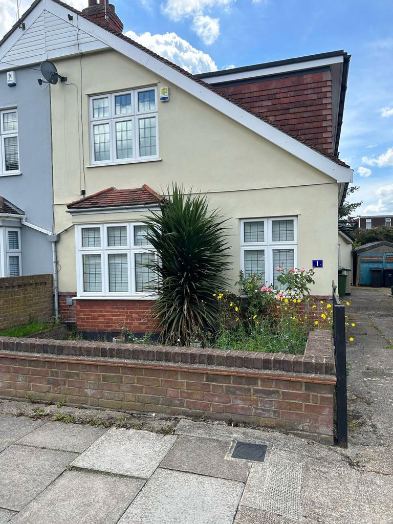 Walkden Road, Chislehurst BR7 4 bed semidetached house to rent £