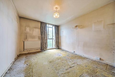 2 bedroom flat for sale, Hallfield Estate, Bayswater