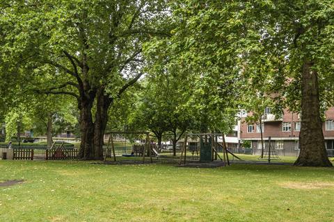 Flat 60, Exeter House Hallfield Estate, London, W2 6EN