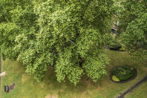 Flat 60, Exeter House Hallfield Estate, London, W2 6EN