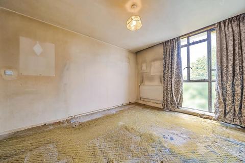 Flat 60, Exeter House Hallfield Estate, London, W2 6EN