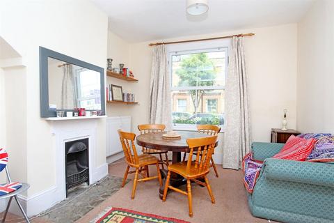 4 bedroom terraced house to rent, Perrers Road, Hammersmith W6