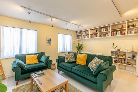 2 bedroom flat for sale, Claremont Avenue, Bristol BS7