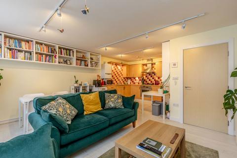 2 bedroom flat for sale, Claremont Avenue, Bristol BS7