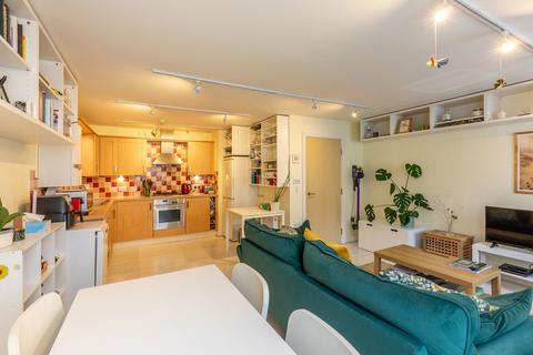 2 bedroom flat for sale, Claremont Avenue, Bristol BS7