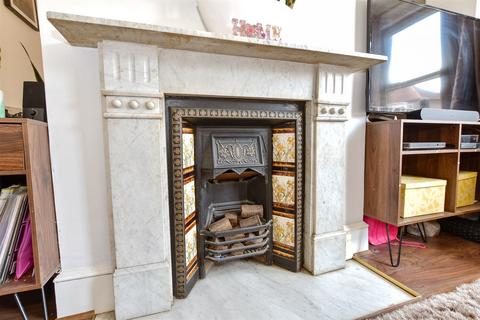 150 Bexley Road, Erith, DA8 3HQ