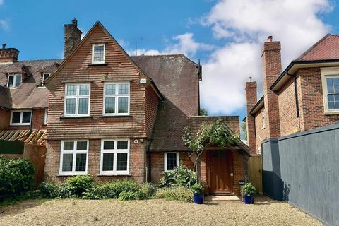 4 bedroom semi-detached house for sale, Grove Road, Beaconsfield, HP9