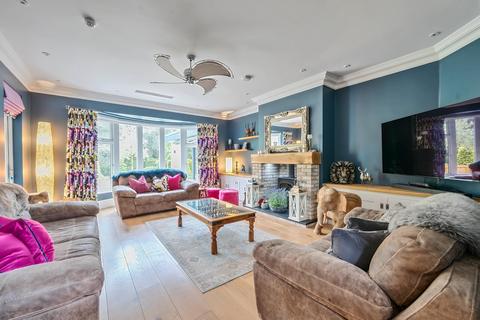 4 Little Forest Road, Bournemouth, BH4 9NW