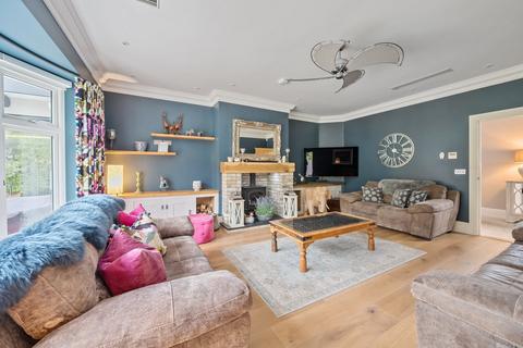 4 Little Forest Road, Bournemouth, BH4 9NW