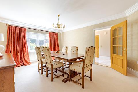 Silver Spinney Beech Close, Cobham, KT11 2EN
