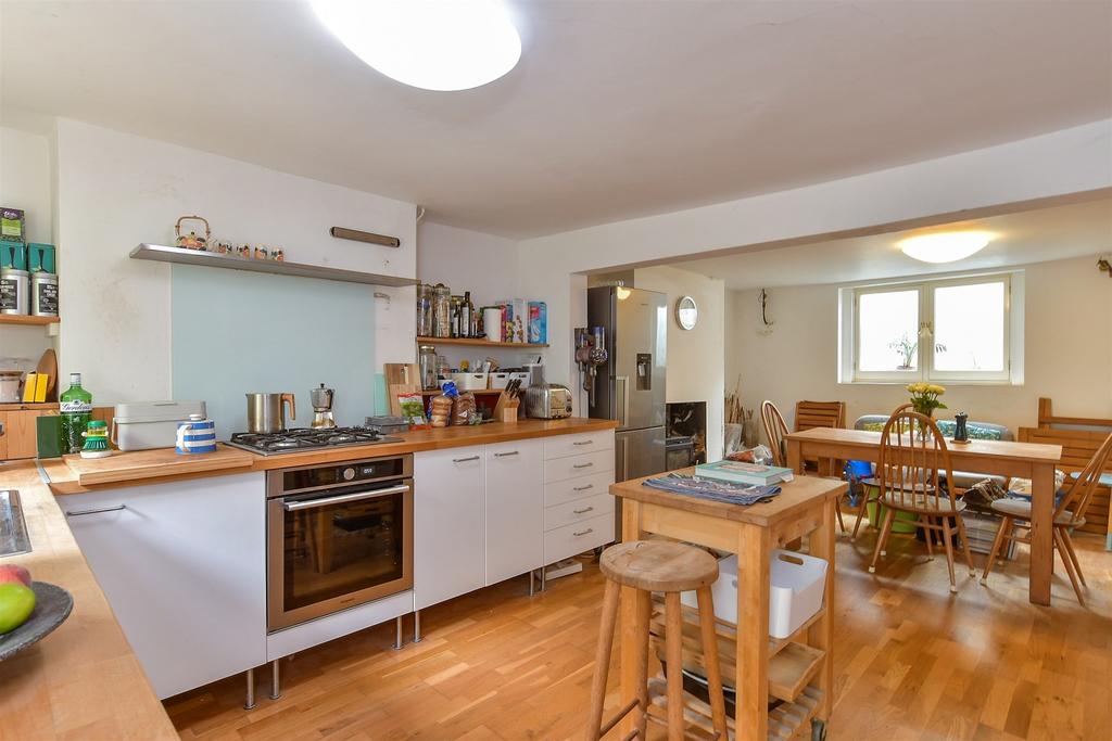 Kitchen/ Breakfast Room