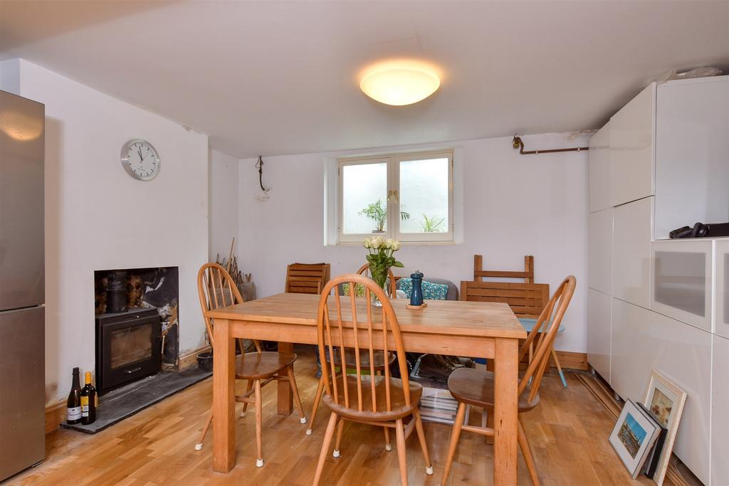 Kitchen/ Breakfast Room