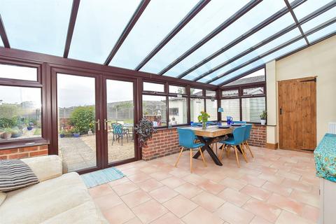 4 bedroom chalet for sale, Sefter Road, Bognor Regis, West Sussex