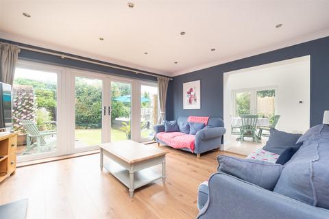 4 bedroom semi-detached house for sale, Cricketers Drive, Meopham, Kent