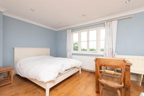 10 Cricketers Drive, Meopham, Gravesend, DA13 0AX