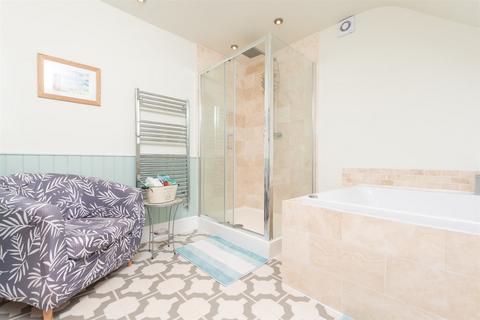 10 Cricketers Drive, Meopham, Gravesend, DA13 0AX