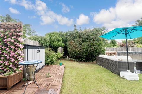 10 Cricketers Drive, Meopham, Gravesend, DA13 0AX