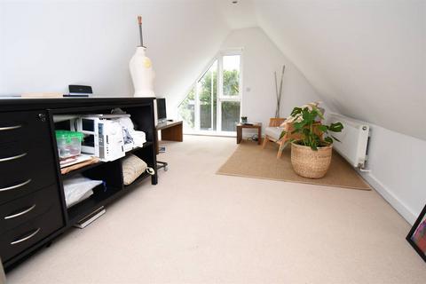 3 bedroom semi-detached house for sale, Martindown Road, Whitstable