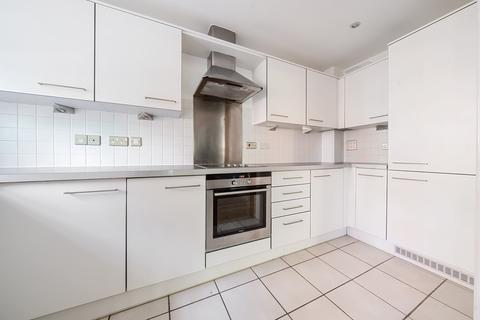 2 bedroom flat to rent, Ray Park Avenue, Maidenhead, SL6